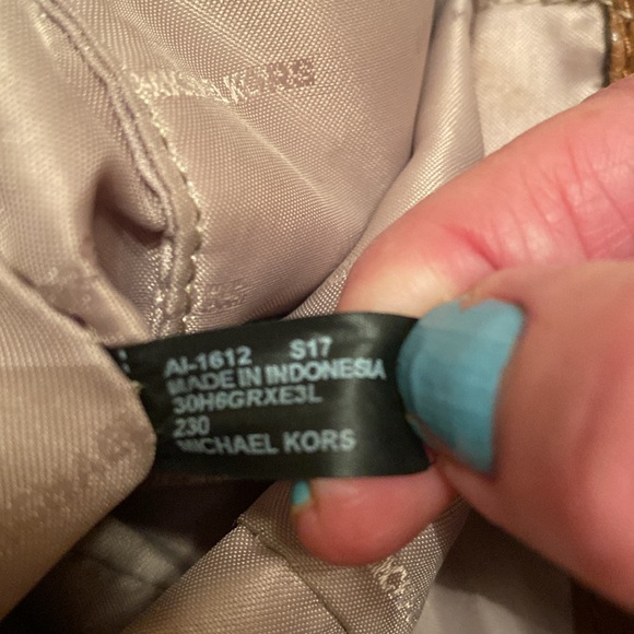 Michael Kors Brown Leather Shoulder Bag with Gold Hardware - Picture 5 of 8